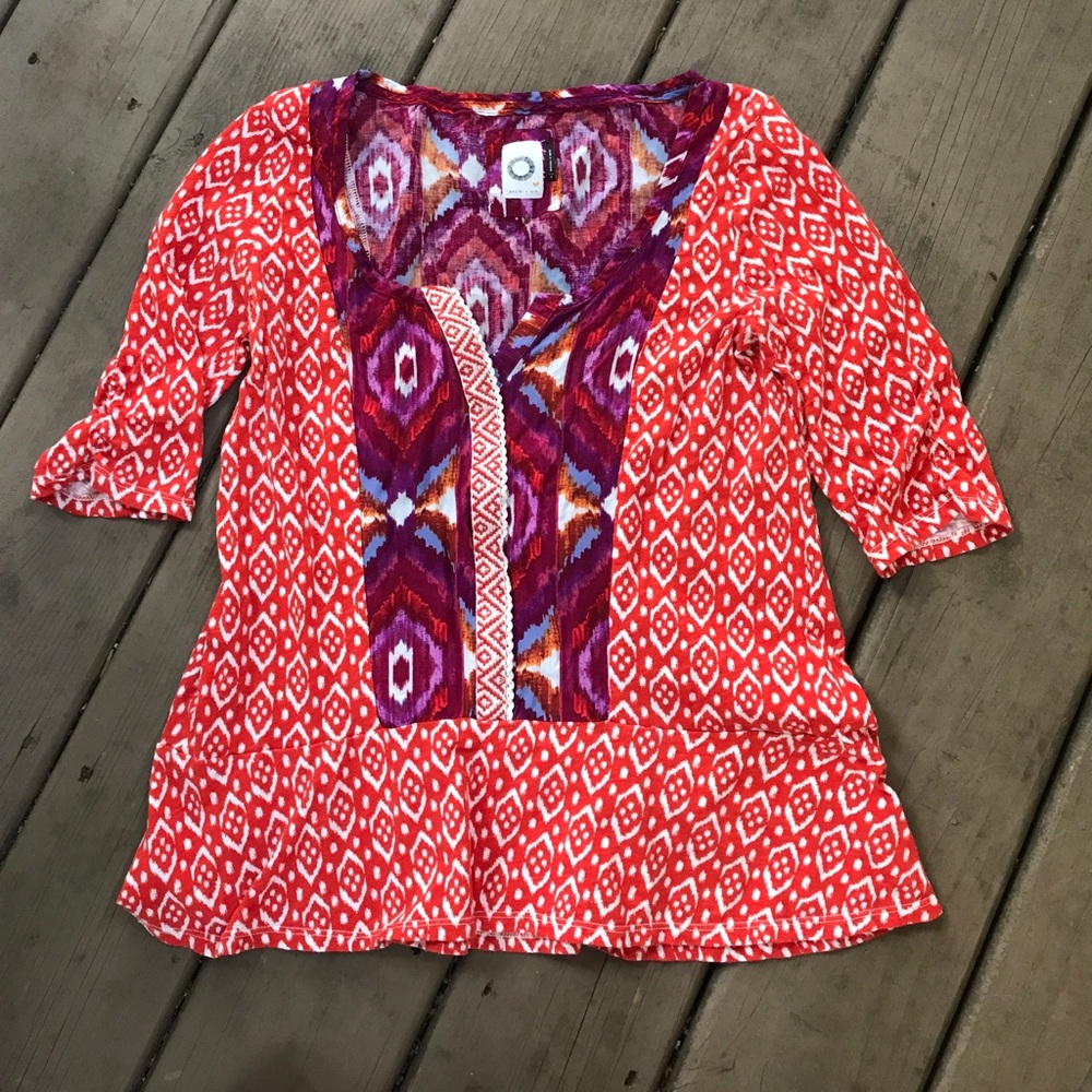 Akemi + Kin top
